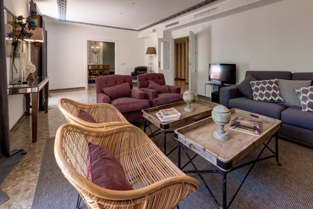 Bailen 1 Appartement Sevilla Buitenkant foto